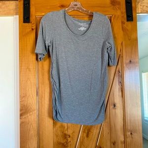 Aglow grey maternity T-shirt with side ruching. Size M. Great condition.
